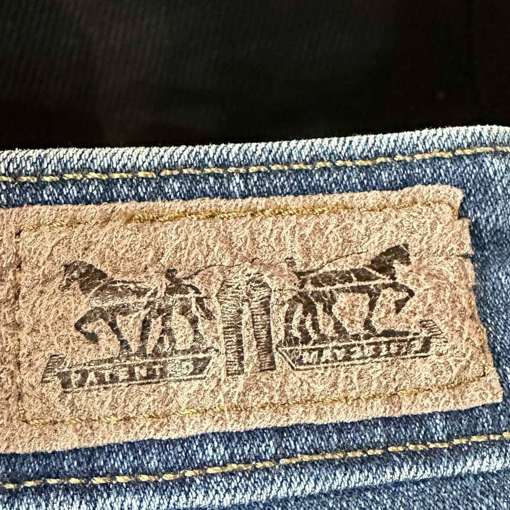 LEVIS Mid Rise Skinny - Picture 3 of 5